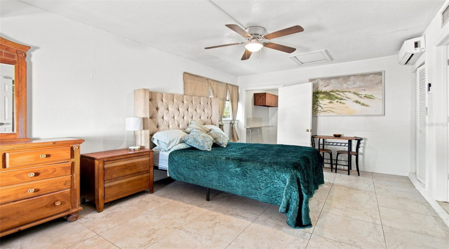 Tampa, Florida 33615, 6 Bedroom Bedrooms, ,3 Bathroombathrooms,Residential,For Sale,Ambassador,0,Mfrtb8537925