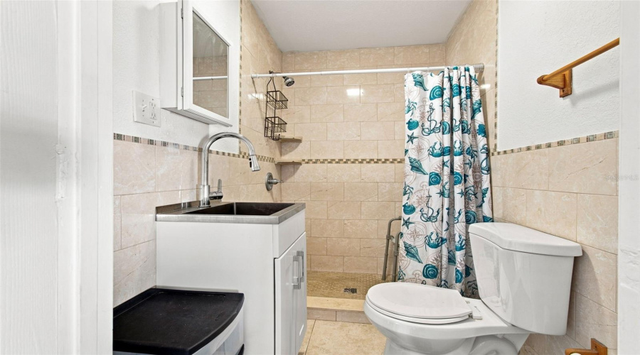 Tampa, Florida 33615, 6 Bedroom Bedrooms, ,3 Bathroombathrooms,Residential,For Sale,Ambassador,0,Mfrtb8537925