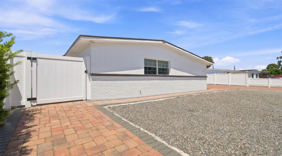 Tampa, Florida 33615, 6 Bedroom Bedrooms, ,3 Bathroombathrooms,Residential,For Sale,Ambassador,0,Mfrtb8537925