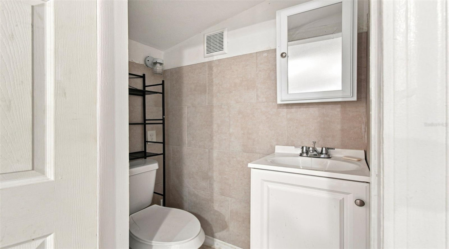 Tampa, Florida 33615, 6 Bedroom Bedrooms, ,3 Bathroombathrooms,Residential,For Sale,Ambassador,0,Mfrtb8537925