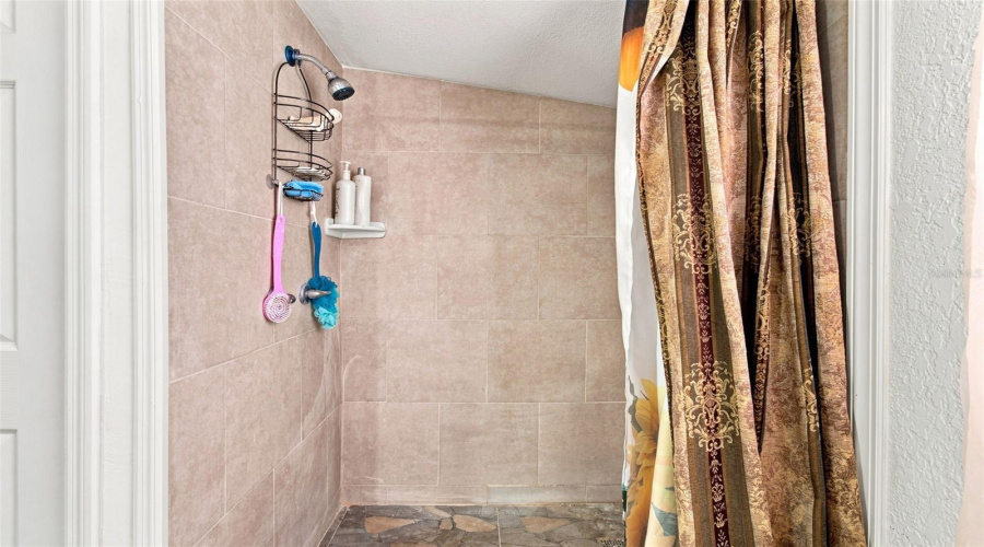 Tampa, Florida 33615, 6 Bedroom Bedrooms, ,3 Bathroombathrooms,Residential,For Sale,Ambassador,0,Mfrtb8537925
