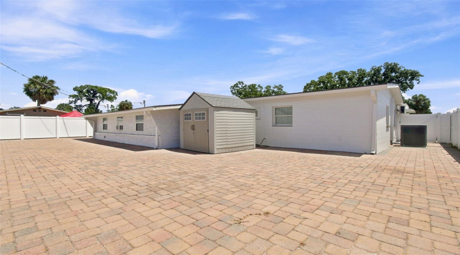 Tampa, Florida 33615, 6 Bedroom Bedrooms, ,3 Bathroombathrooms,Residential,For Sale,Ambassador,0,Mfrtb8537925