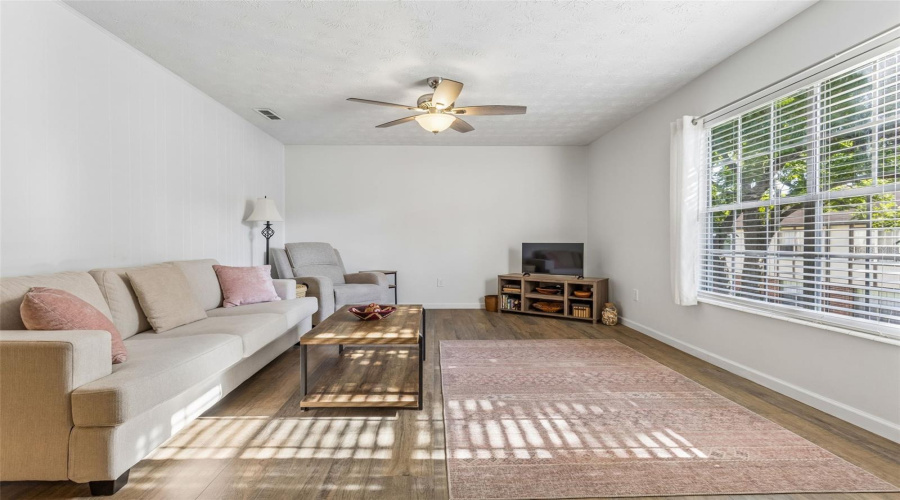 Orlando, Florida 32809, 1 Bedroom Bedrooms, ,1 Bathroombathrooms,Residential,For Sale,Hansel,0,Mfro6433270