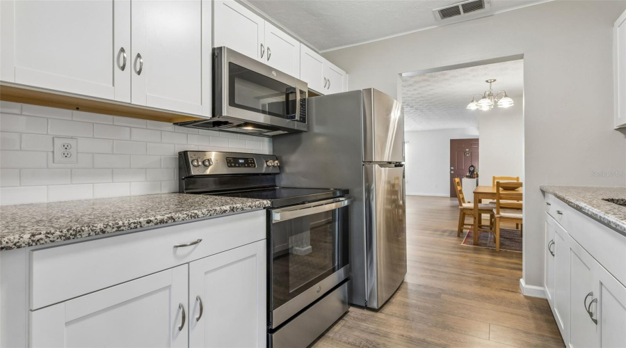 Orlando, Florida 32809, 1 Bedroom Bedrooms, ,1 Bathroombathrooms,Residential,For Sale,Hansel,0,Mfro6433270