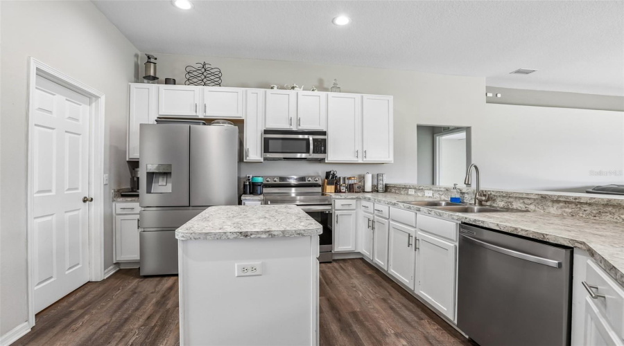 Plant City, Florida 33567, 4 Bedroom Bedrooms, ,3 Bathroombathrooms,Residential,For Sale,Wooden Shoe,0,Mfrtb8529534
