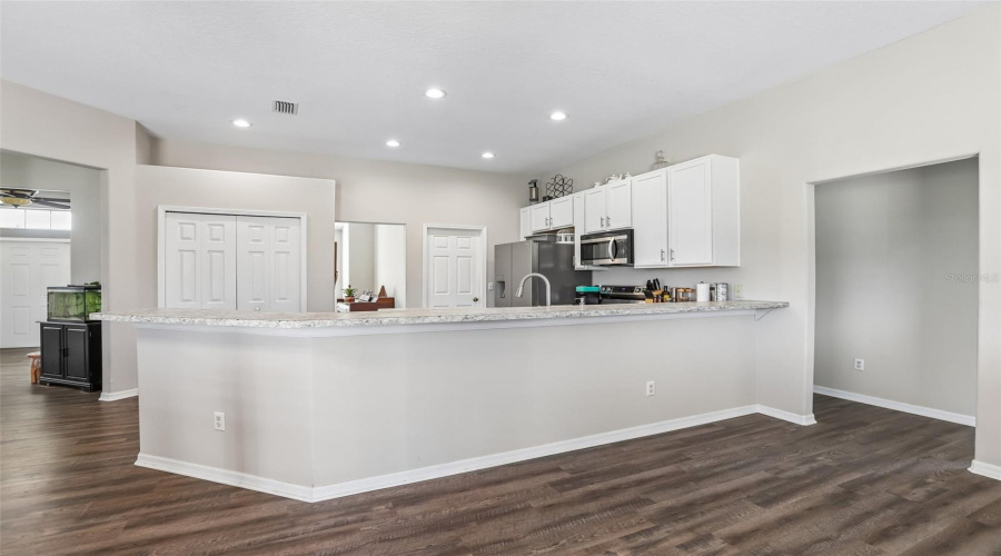 Plant City, Florida 33567, 4 Bedroom Bedrooms, ,3 Bathroombathrooms,Residential,For Sale,Wooden Shoe,0,Mfrtb8529534