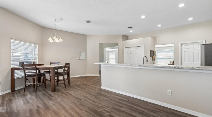 Plant City, Florida 33567, 4 Bedroom Bedrooms, ,3 Bathroombathrooms,Residential,For Sale,Wooden Shoe,0,Mfrtb8529534