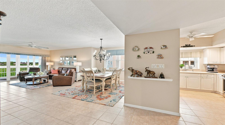 Seminole, Florida 33708, 3 Bedroom Bedrooms, ,2 Bathroombathrooms,Residential,For Sale,Shoreline,0,Mfrtb8540726