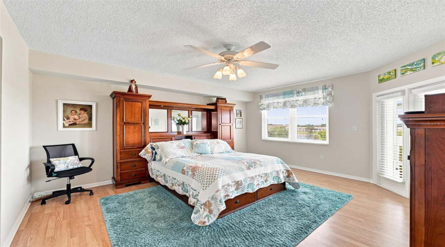 Seminole, Florida 33708, 3 Bedroom Bedrooms, ,2 Bathroombathrooms,Residential,For Sale,Shoreline,0,Mfrtb8540726