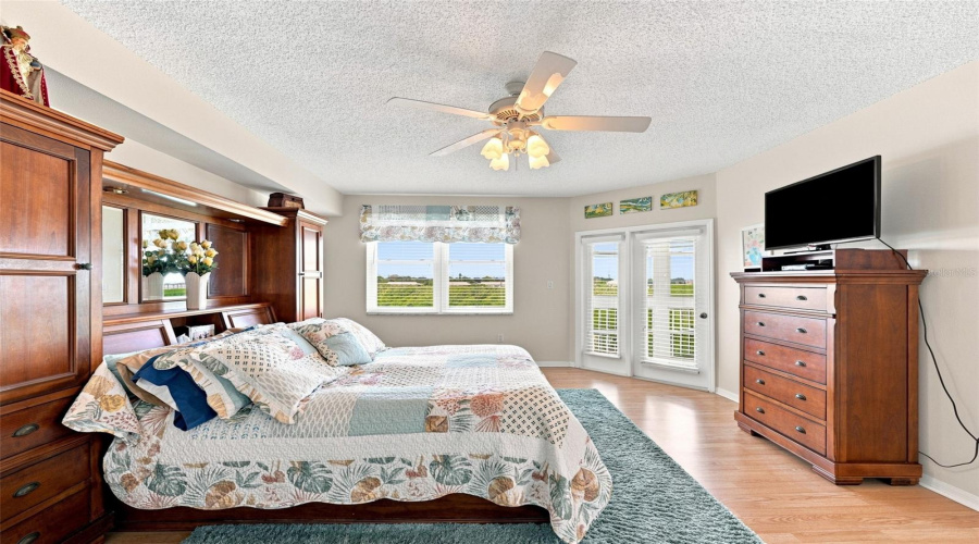 Seminole, Florida 33708, 3 Bedroom Bedrooms, ,2 Bathroombathrooms,Residential,For Sale,Shoreline,0,Mfrtb8540726