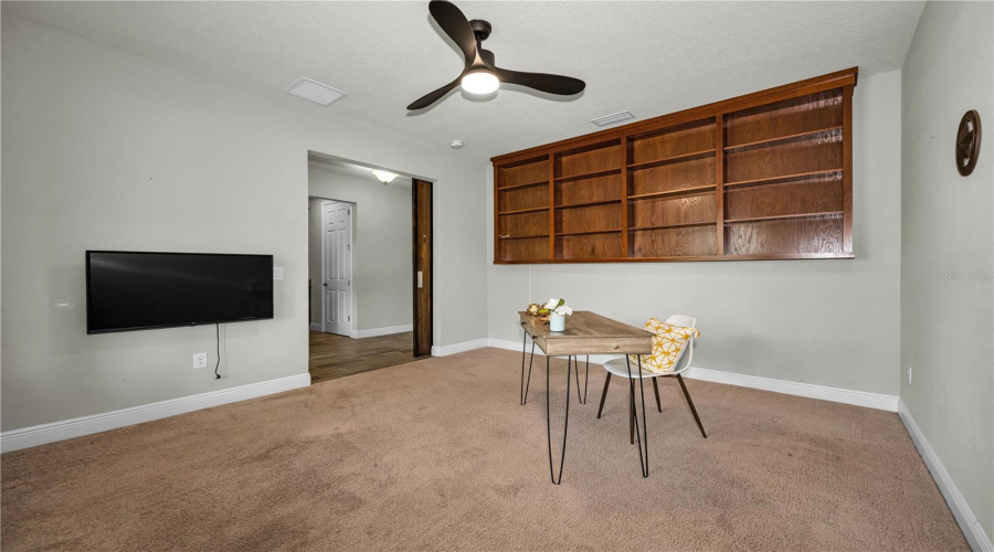 Bedroom/Office