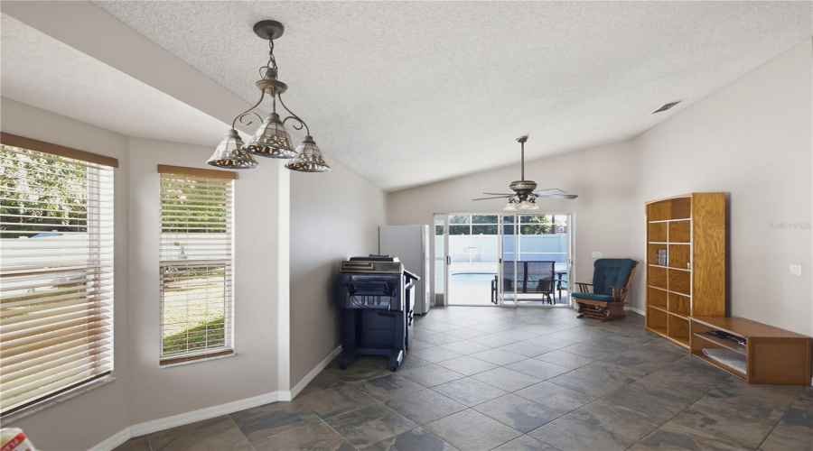Dinning/ Family Room