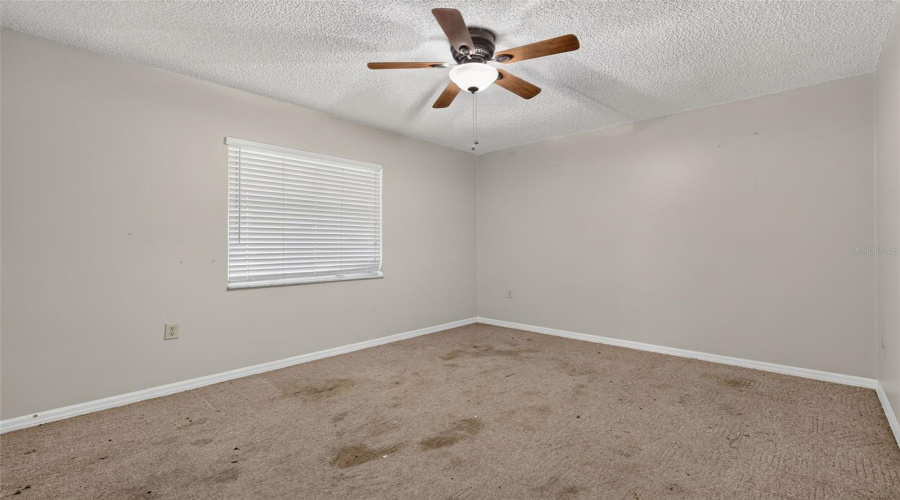 Umatilla, Florida 32784, 3 Bedroom Bedrooms, ,2 Bathroombathrooms,Residential,For Sale,Beach Dr,0,Mfrg5116988