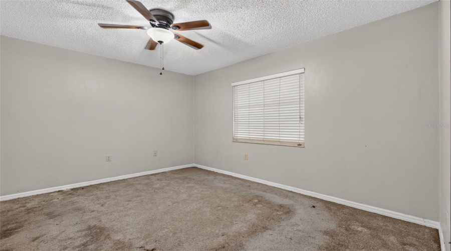 Umatilla, Florida 32784, 3 Bedroom Bedrooms, ,2 Bathroombathrooms,Residential,For Sale,Beach Dr,0,Mfrg5116988