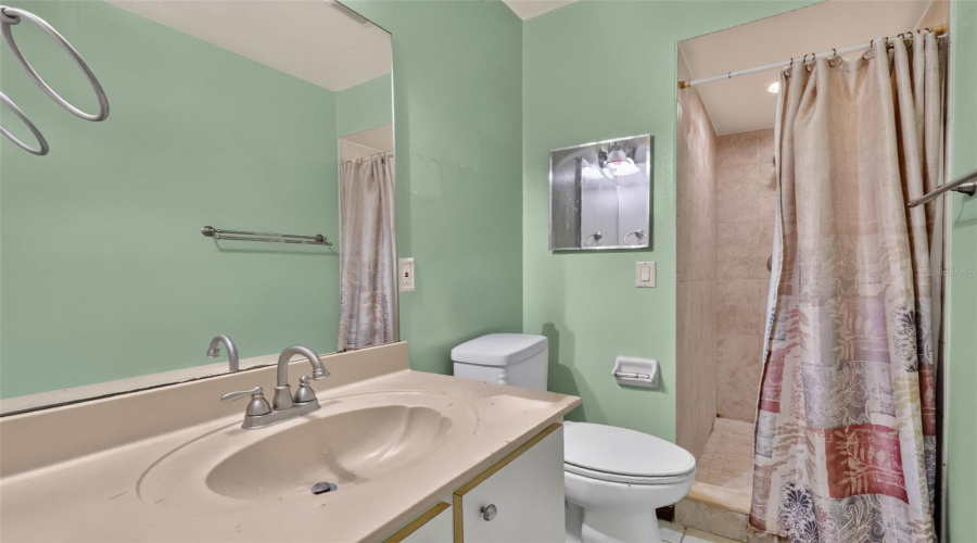 Umatilla, Florida 32784, 3 Bedroom Bedrooms, ,2 Bathroombathrooms,Residential,For Sale,Beach Dr,0,Mfrg5116988