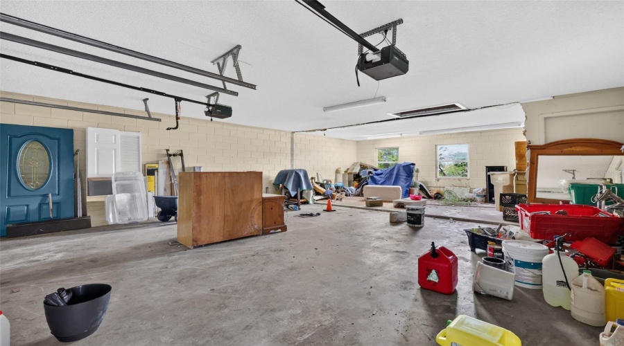 Umatilla, Florida 32784, 3 Bedroom Bedrooms, ,2 Bathroombathrooms,Residential,For Sale,Beach Dr,0,Mfrg5116988