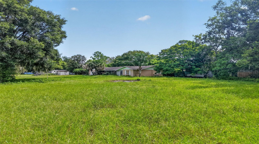 Umatilla, Florida 32784, 3 Bedroom Bedrooms, ,2 Bathroombathrooms,Residential,For Sale,Beach Dr,0,Mfrg5116988
