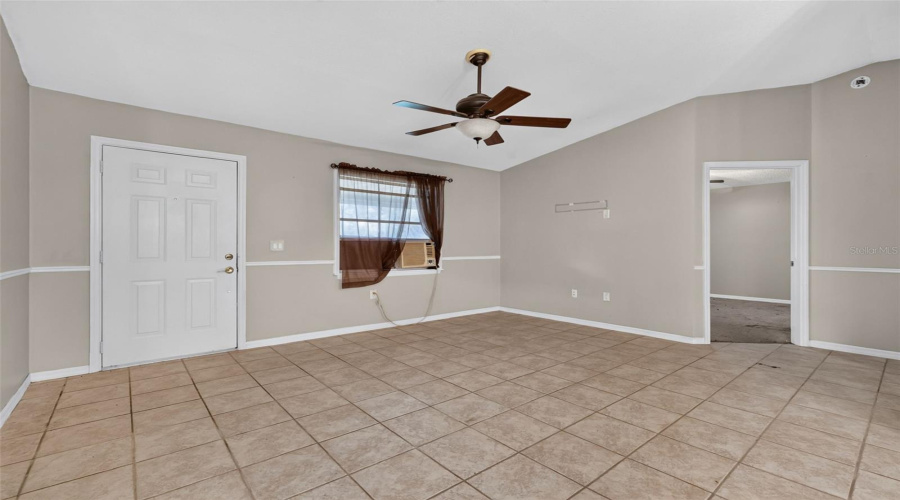 Umatilla, Florida 32784, 3 Bedroom Bedrooms, ,2 Bathroombathrooms,Residential,For Sale,Beach Dr,0,Mfrg5116988