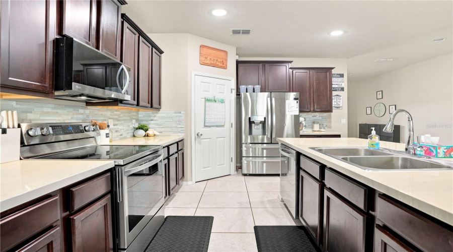 Brooksville, Florida 34604, 4 Bedroom Bedrooms, ,2 Bathroombathrooms,Residential,For Sale,Stone House,0,Mfrw7888961