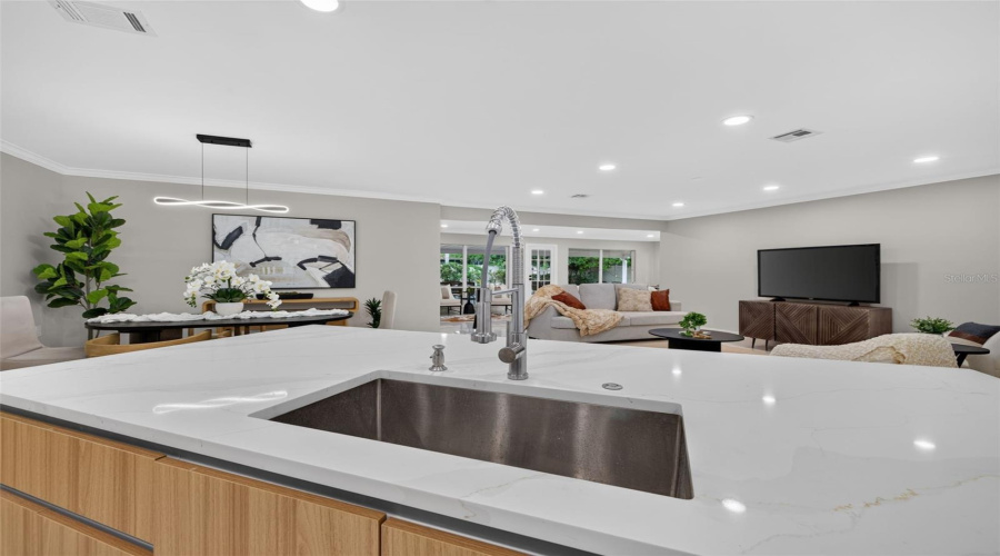 St Petersburg, Florida 33704, 4 Bedroom Bedrooms, ,4 Bathroombathrooms,Residential,For Sale,Miramar,0,Mfrtb8538003