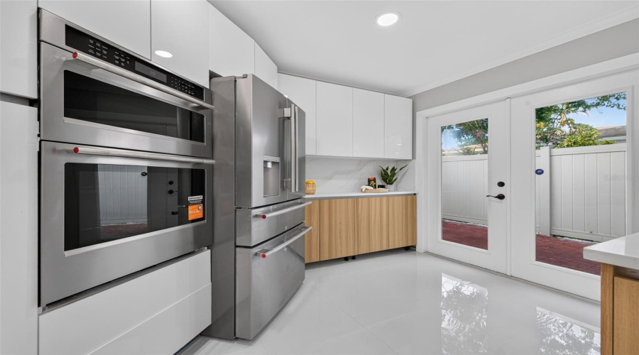 St Petersburg, Florida 33704, 4 Bedroom Bedrooms, ,4 Bathroombathrooms,Residential,For Sale,Miramar,0,Mfrtb8538003