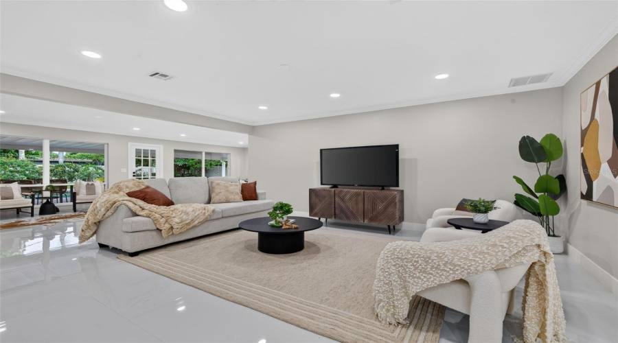 St Petersburg, Florida 33704, 4 Bedroom Bedrooms, ,4 Bathroombathrooms,Residential,For Sale,Miramar,0,Mfrtb8538003