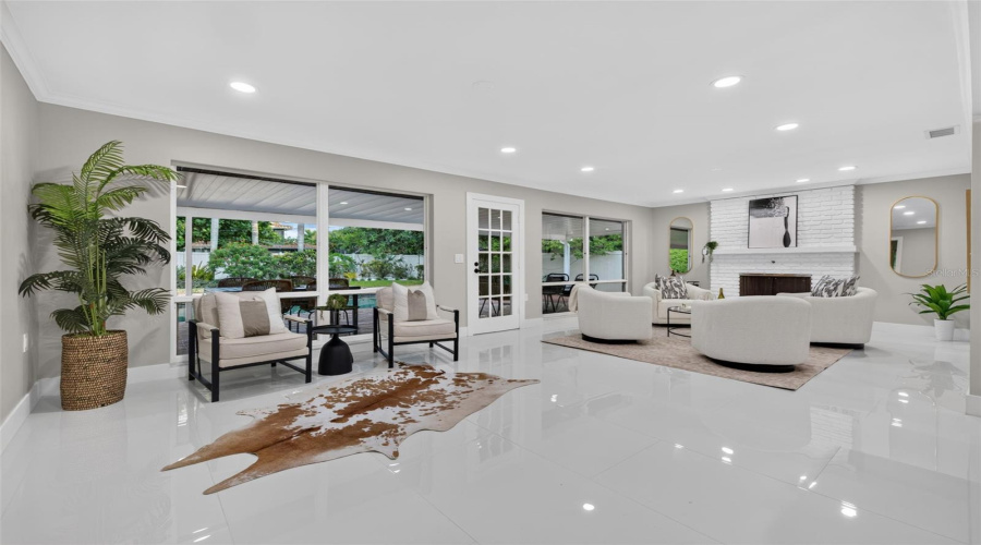 St Petersburg, Florida 33704, 4 Bedroom Bedrooms, ,4 Bathroombathrooms,Residential,For Sale,Miramar,0,Mfrtb8538003
