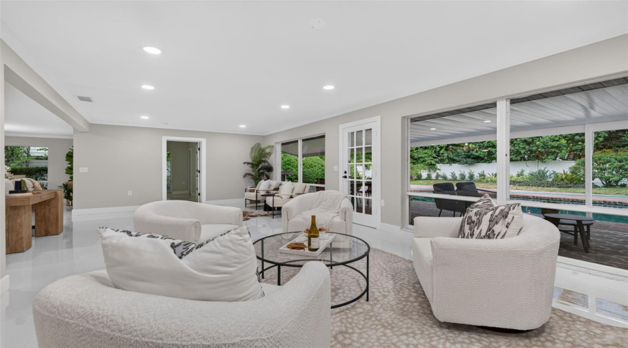 St Petersburg, Florida 33704, 4 Bedroom Bedrooms, ,4 Bathroombathrooms,Residential,For Sale,Miramar,0,Mfrtb8538003