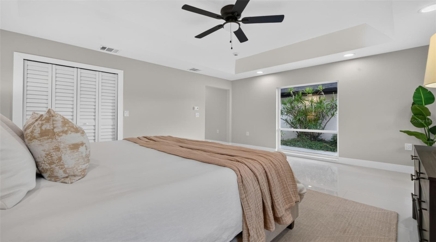St Petersburg, Florida 33704, 4 Bedroom Bedrooms, ,4 Bathroombathrooms,Residential,For Sale,Miramar,0,Mfrtb8538003
