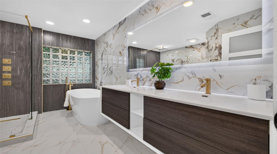 St Petersburg, Florida 33704, 4 Bedroom Bedrooms, ,4 Bathroombathrooms,Residential,For Sale,Miramar,0,Mfrtb8538003