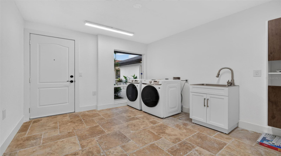 St Petersburg, Florida 33704, 4 Bedroom Bedrooms, ,4 Bathroombathrooms,Residential,For Sale,Miramar,0,Mfrtb8538003
