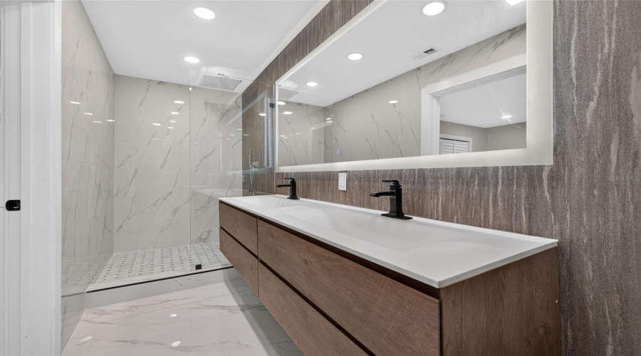 St Petersburg, Florida 33704, 4 Bedroom Bedrooms, ,4 Bathroombathrooms,Residential,For Sale,Miramar,0,Mfrtb8538003