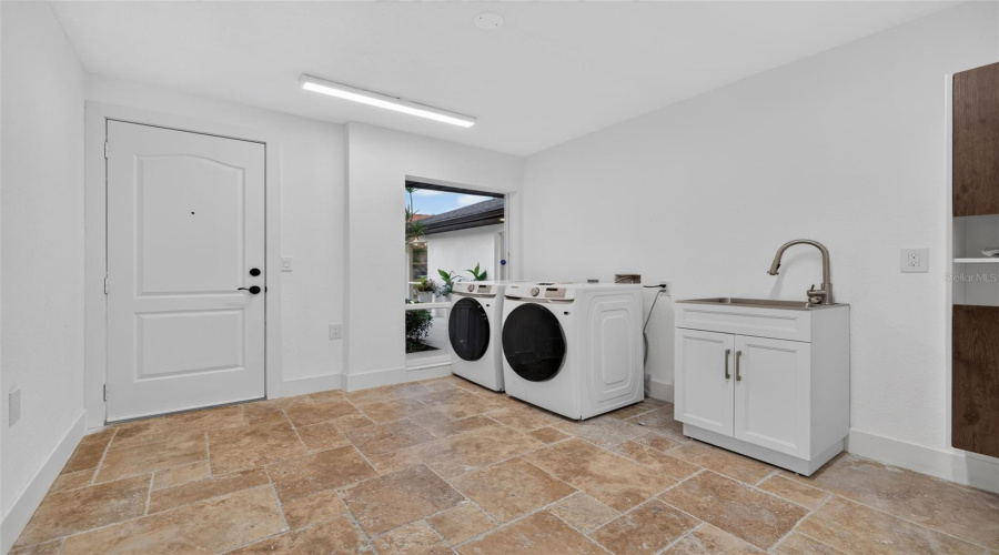 St Petersburg, Florida 33704, 4 Bedroom Bedrooms, ,4 Bathroombathrooms,Residential,For Sale,Miramar,0,Mfrtb8538003