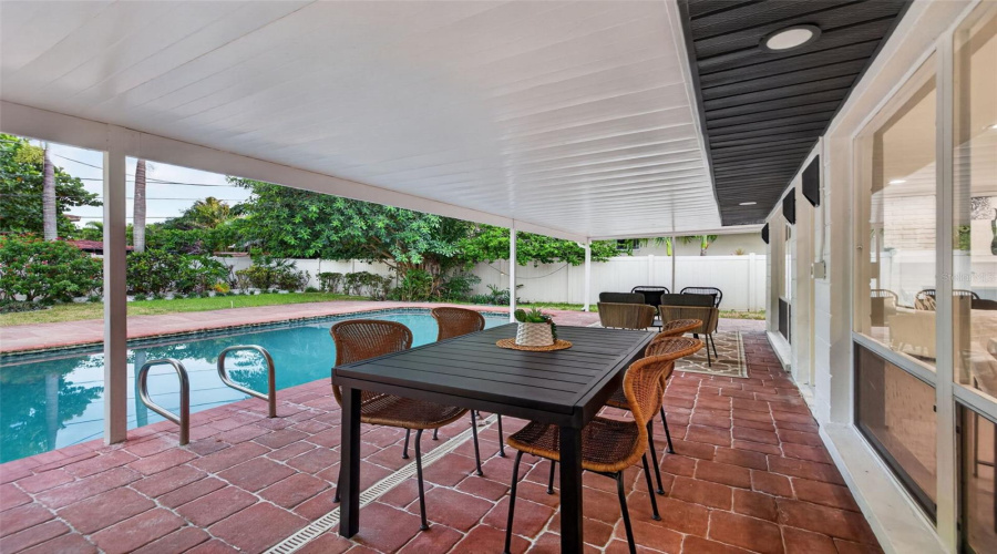 St Petersburg, Florida 33704, 4 Bedroom Bedrooms, ,4 Bathroombathrooms,Residential,For Sale,Miramar,0,Mfrtb8538003