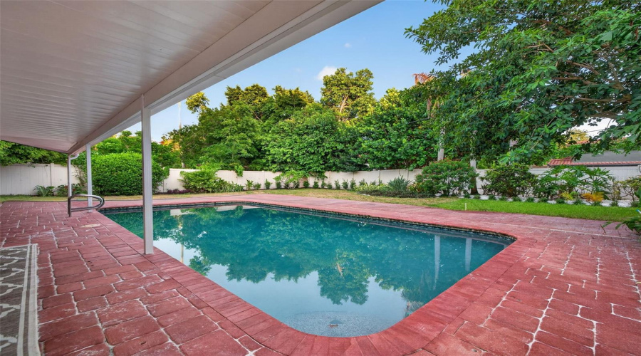 St Petersburg, Florida 33704, 4 Bedroom Bedrooms, ,4 Bathroombathrooms,Residential,For Sale,Miramar,0,Mfrtb8538003