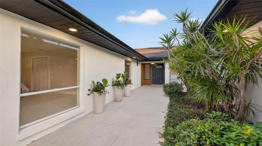 St Petersburg, Florida 33704, 4 Bedroom Bedrooms, ,4 Bathroombathrooms,Residential,For Sale,Miramar,0,Mfrtb8538003