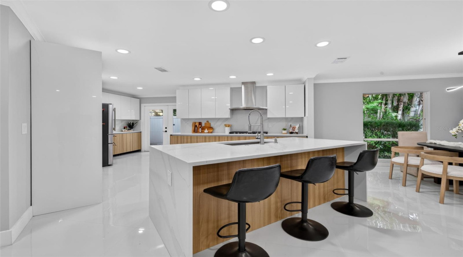 St Petersburg, Florida 33704, 4 Bedroom Bedrooms, ,4 Bathroombathrooms,Residential,For Sale,Miramar,0,Mfrtb8538003