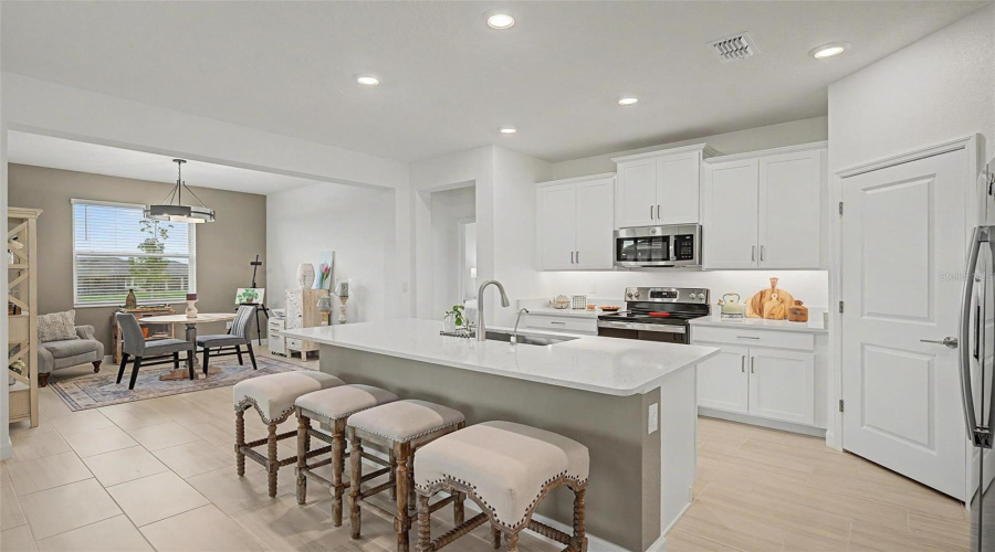 Light And Bright Kitchen