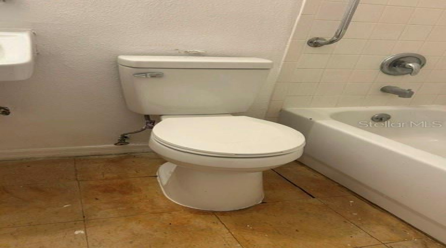 Orlando, Florida 32819, 2 Bedroom Bedrooms, ,2 Bathroombathrooms,Residential,For Sale,Arezzo,0,Mfro6437013
