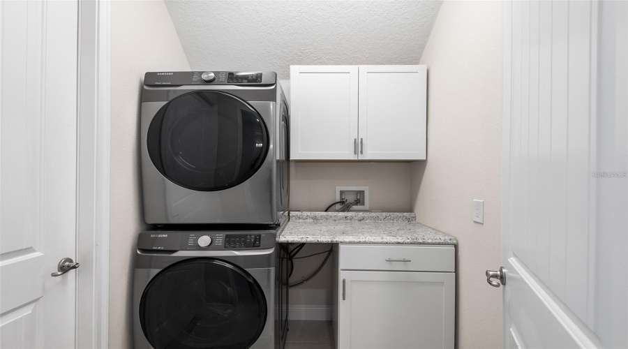 Kissimmee, Florida 34747, 5 Bedroom Bedrooms, ,4 Bathroombathrooms,Residential,For Sale,Southfield,0,Mfro6299793