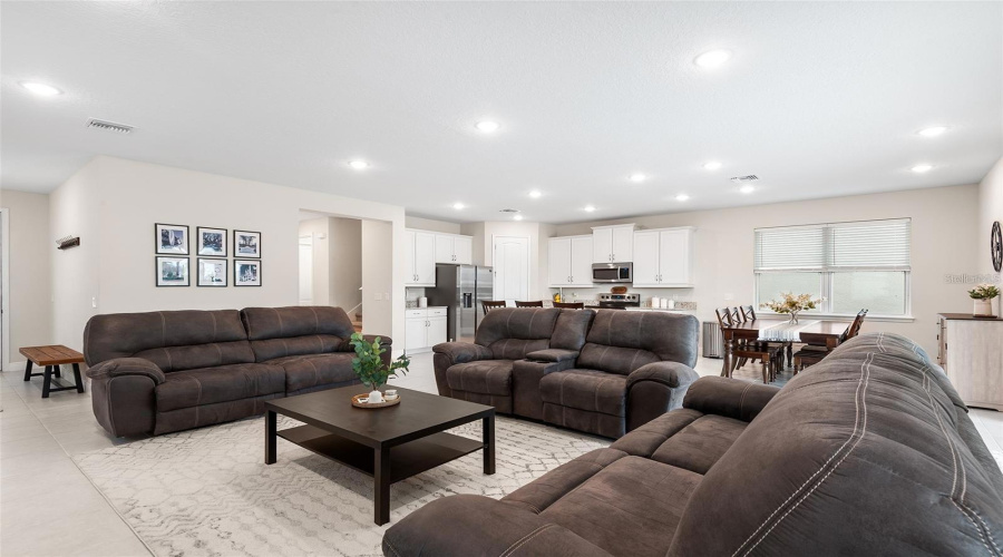 Kissimmee, Florida 34747, 5 Bedroom Bedrooms, ,4 Bathroombathrooms,Residential,For Sale,Southfield,0,Mfro6299793
