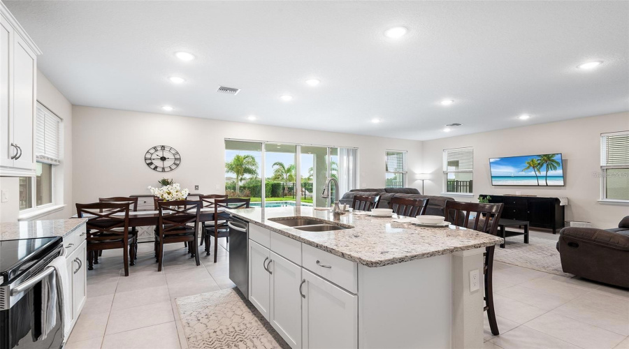 Kissimmee, Florida 34747, 5 Bedroom Bedrooms, ,4 Bathroombathrooms,Residential,For Sale,Southfield,0,Mfro6299793