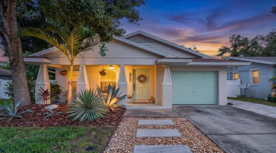 Gulfport, Florida 33707, 3 Bedroom Bedrooms, ,2 Bathroombathrooms,Residential,For Sale,17Th,0,Mfrtb8538444