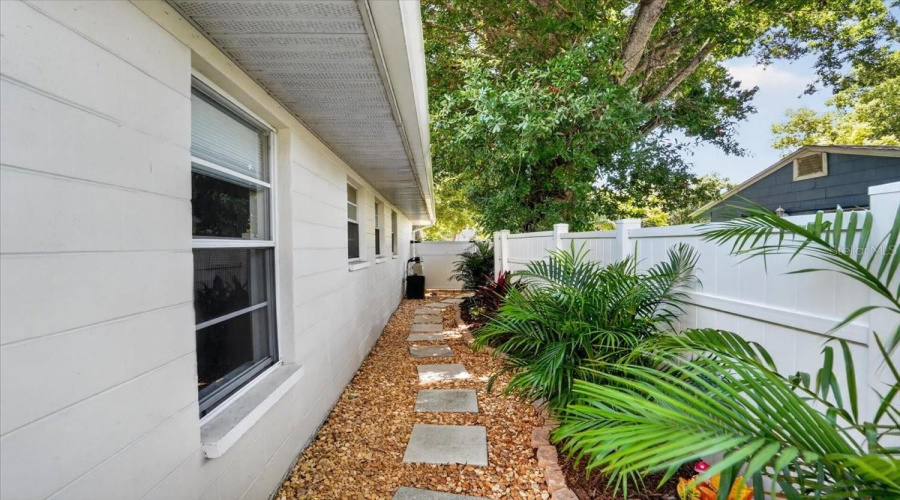 Gulfport, Florida 33707, 3 Bedroom Bedrooms, ,2 Bathroombathrooms,Residential,For Sale,17Th,0,Mfrtb8538444