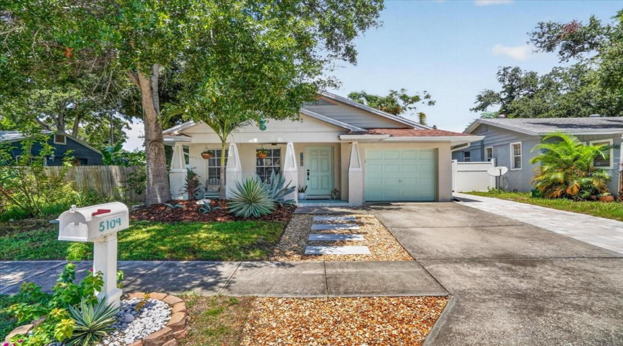 Charming Gulfport Bungalow With An Extended Driveway For Extra Parking!