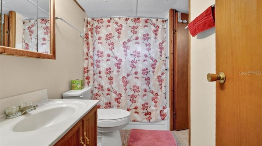 Tavares, Florida 32778, 2 Bedroom Bedrooms, ,2 Bathroombathrooms,Residential,For Sale,Linda,0,Mfro6429167