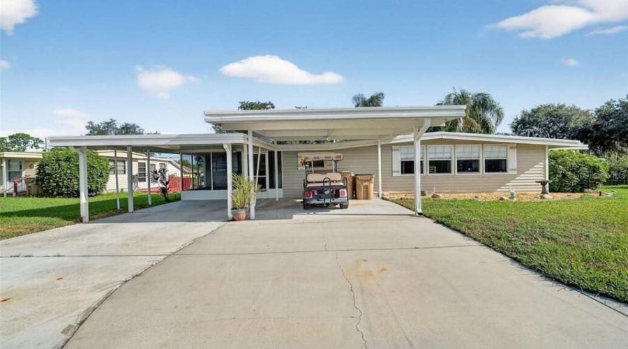 Tavares, Florida 32778, 2 Bedroom Bedrooms, ,2 Bathroombathrooms,Residential,For Sale,Linda,0,Mfro6429167