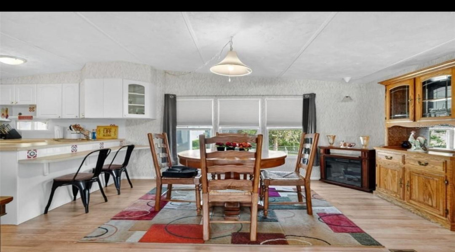 Tavares, Florida 32778, 2 Bedroom Bedrooms, ,2 Bathroombathrooms,Residential,For Sale,Linda,0,Mfro6429167