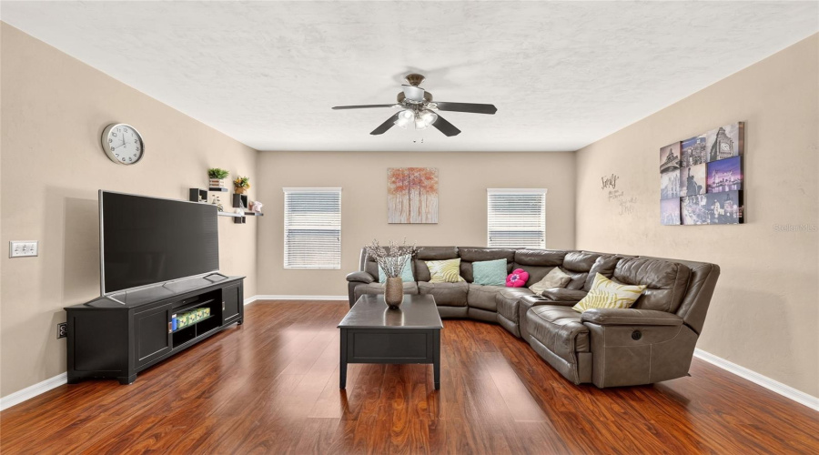 Gainesville, Florida 32608, 4 Bedroom Bedrooms, ,3 Bathroombathrooms,Residential,For Sale,75Th,0,Mfrgc542791