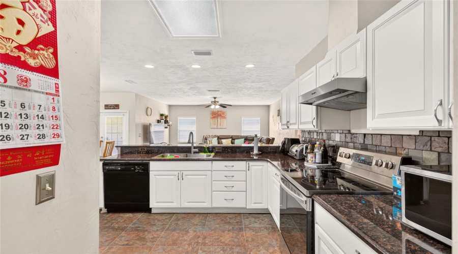 Gainesville, Florida 32608, 4 Bedroom Bedrooms, ,3 Bathroombathrooms,Residential,For Sale,75Th,0,Mfrgc542791